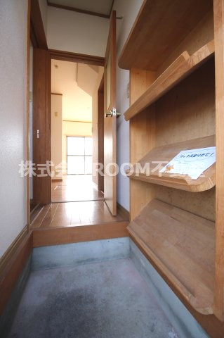 ハイクオリティーハイツの玄関|シンプルで使いやすい玄関です