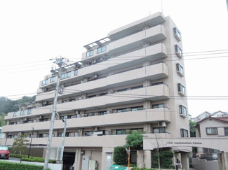 【外観】 | 総戸数３０戸、平成９年３月築、管理人は巡回勤務につき管理体制良好です♪