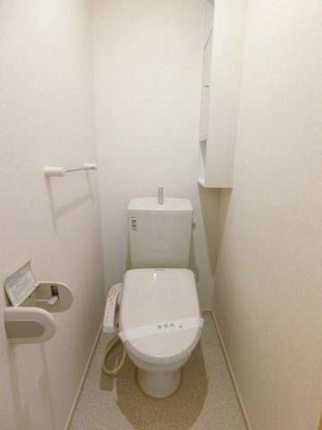 【トイレ】 | ウエスト　ピースＢ | 落ち着いた色調のトイレです