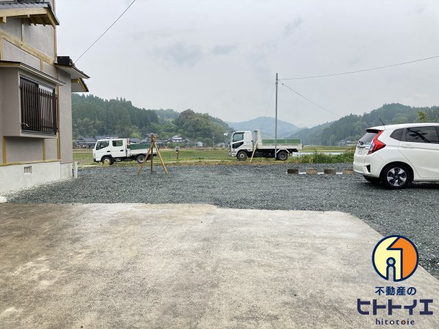 和水町　中古住宅の駐車場|車をお持ちの方に嬉しい駐車場付きの物件です