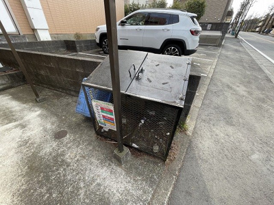 【その他共用部分】 | メゾン ドゥ マローネ | 敷地内ごみ置き場でごみ出しもらくらく～♪忙しい社会人さんや学生さんにもうってつけ！