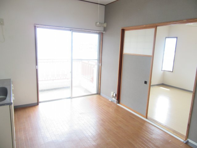 ナチュール西田の居間・リビング|ゆったりとしたリビングです