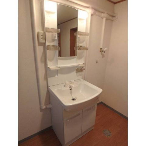 ナチュール西田の独立洗面台|独立洗面台、朝の身支度には欠かせません