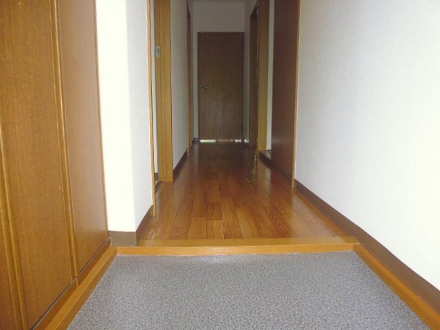倉敷市児島上の町２丁目の賃貸マンションの玄関