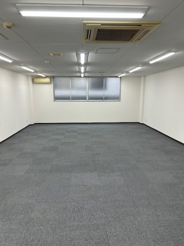 一之江妙見屋ビルの内装