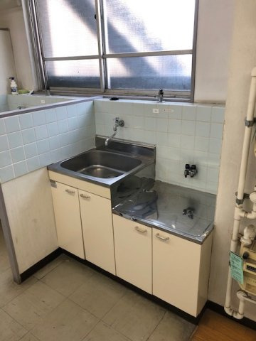 一之江妙見屋ビルのキッチン