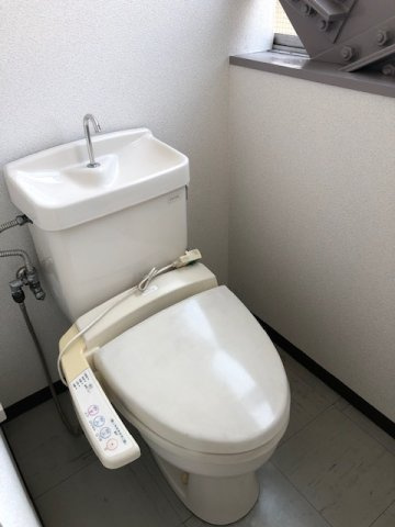 一之江妙見屋ビルのトイレ