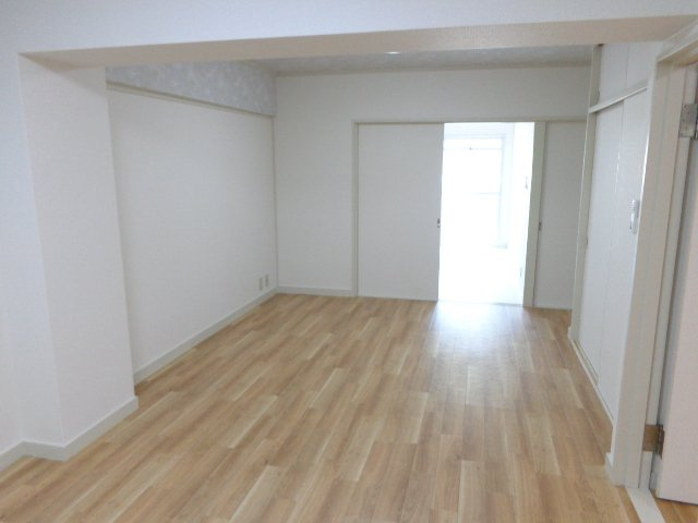 セブンヒルズの居間・リビング