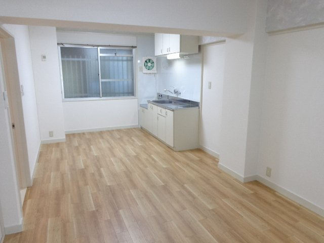 セブンヒルズの居間・リビング