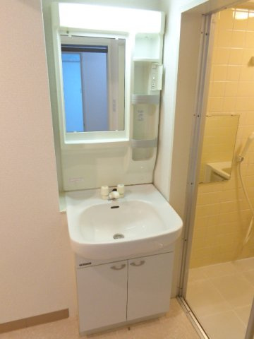 セブンヒルズの独立洗面台