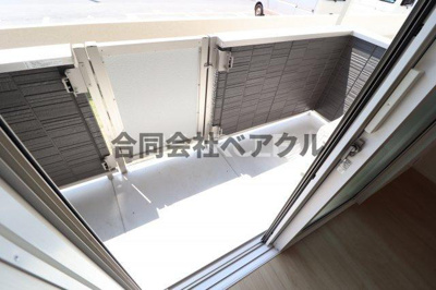 【バルコニー】 | グランスタ花山 | 暖かな日差しのふりそそぐバルコニー