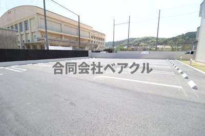 【駐車場】 | グランスタ花山 | 駐車スペースもあります