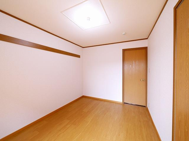 キャッスル　Ｂの寝室|使い勝手のいい寝室です