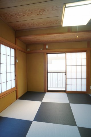 【洋室】 | 新曽貸家(30-4) | ２階　和室　畳は回収中です。