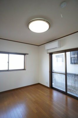 【洋室】 | 新曽貸家(30-4) | １階洋室　エアコン１基（NEW)