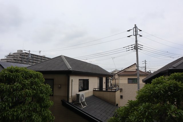 サニータウン習志野台スカイハイツの展望|前面は低層の一戸建てにつき陽当り・通風良好です。