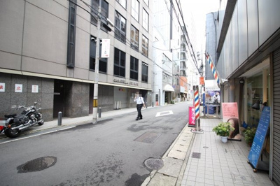 【周辺】 | 成樹ビル | 地下街入口が目の前