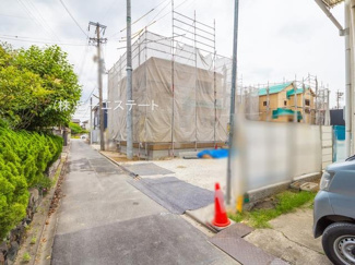 【前面道路含む現地写真】