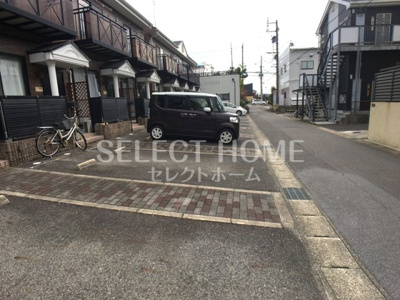 【駐車場】 | ファミール松花Ａ | 駐車場があるので、車を買う予定の方も安心です