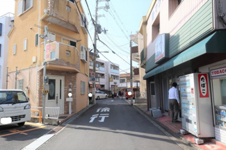 【前面道路含む現地写真】