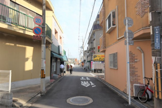 【前面道路含む現地写真】