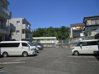 【駐車場】