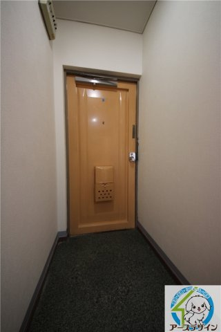 晴水ビルの玄関|落ち着いた玄関です