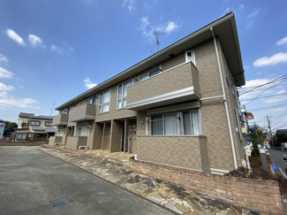 【外観】 | 東急田園都市線「宮崎台」駅まで徒歩圏内の2階建てアパート！「梶が谷」駅にアクセス可能な最寄りバス停も徒歩3分で雨の日の通勤やお出かけもスムーズです♪