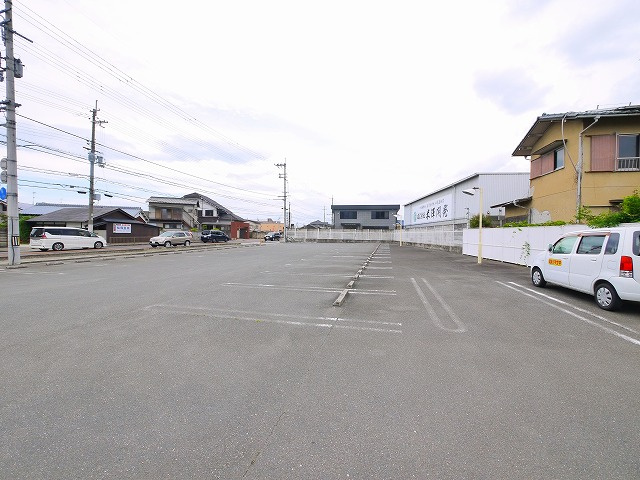 古市町テナントの駐車場