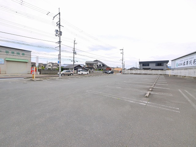古市町テナントの駐車場