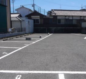 【駐車場】