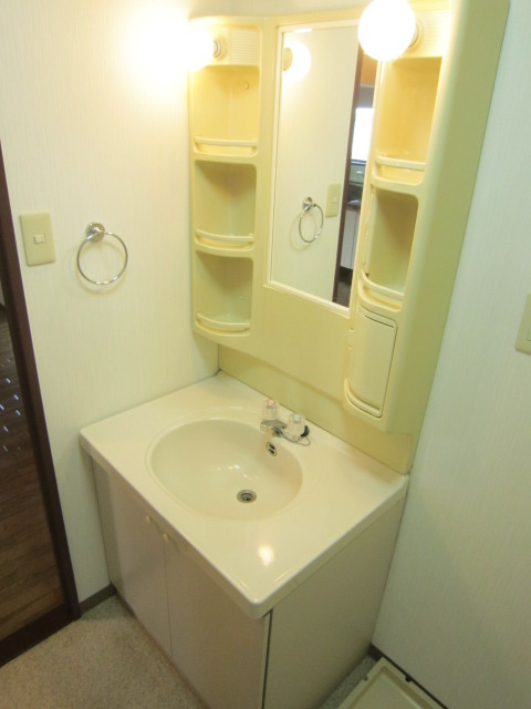 ピンクフィールドの独立洗面台