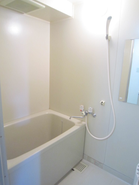 ピンクフィールドの浴室