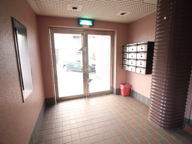 ピンクフィールドのロビー