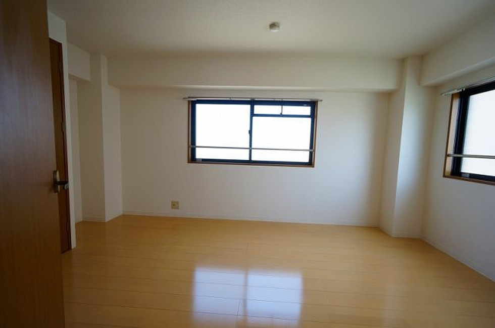 エトランゼ12【キャッシュバック対象物件】の洋室|ゆったりした洋室です