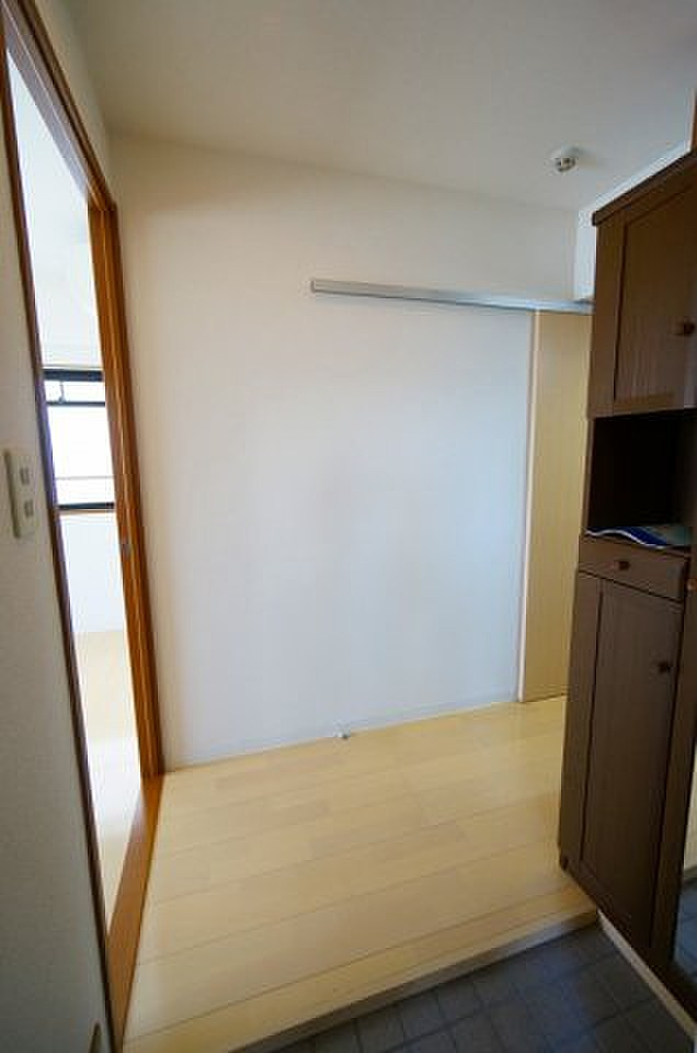 エトランゼ12【キャッシュバック対象物件】の玄関|落ち着いた玄関です