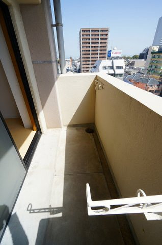 エトランゼ12【キャッシュバック対象物件】のバルコニー|落ち着いた時間を過ごせるバルコニーです