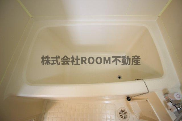 学校前コーポの浴室|きれいなお風呂です