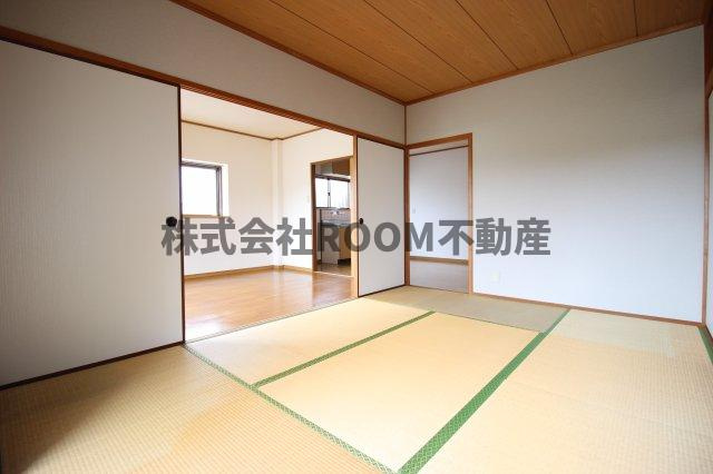 学校前コーポの和室|日本らしい落ち着いた雰囲気の和室です