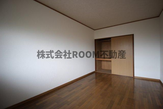 学校前コーポの洋室|落ち着いた色調の洋室です