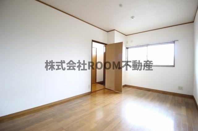 学校前コーポの洋室|広々とした洋室です
