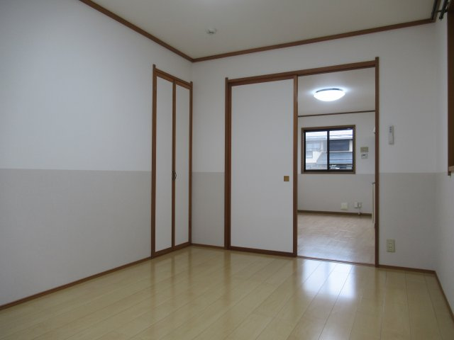 コーポフローラgの洋室|コンパクトで使いやすい洋室です