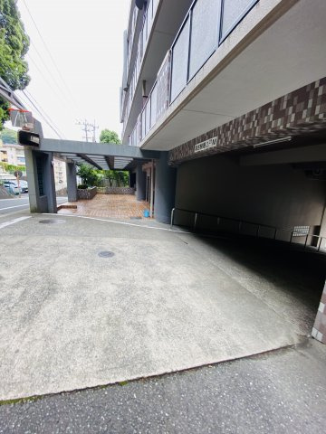 アルファヒルズ小笹Ⅱの駐車場