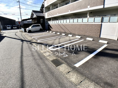 【駐車場】 | ラ・メゾン・ドゥ日名中町 | 駐車スペースもあります