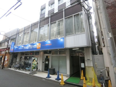 【外観】 | 内田マンション | 帰り道に買い物ができるブレーメン通り側☆
コンビニも隣にあります☆