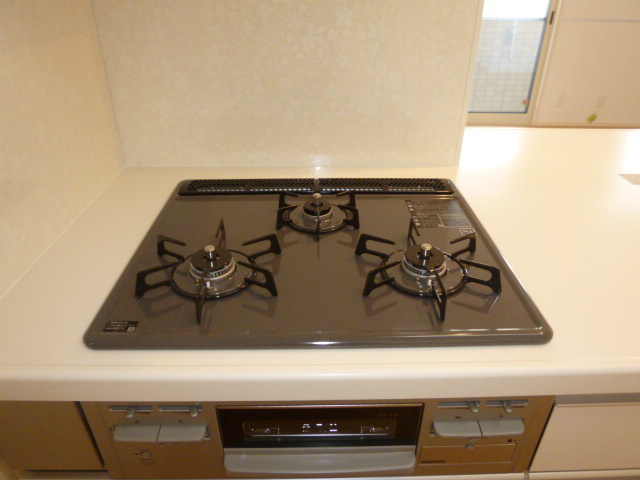 セブンシーズのキッチン|３口ガスコンロ
