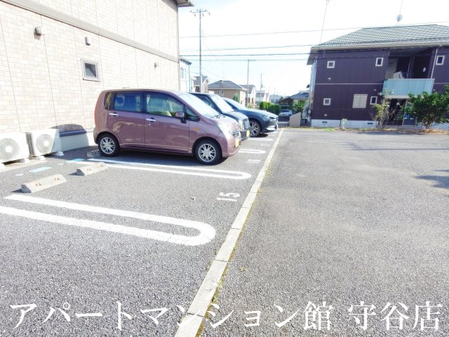 ル・レーブAの駐車場