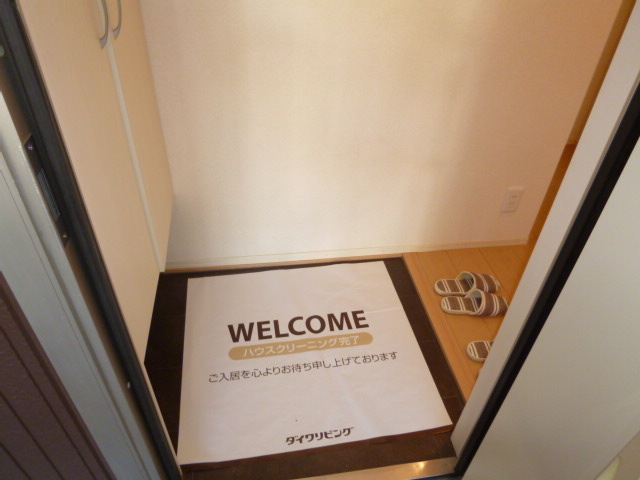 ディライトステージＡの玄関