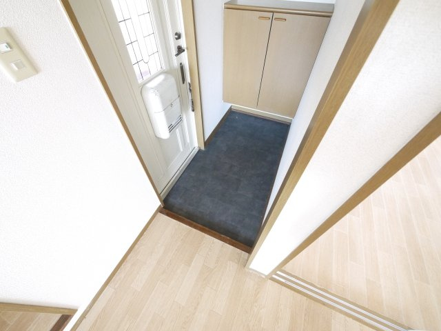 エクレール平城Dの玄関