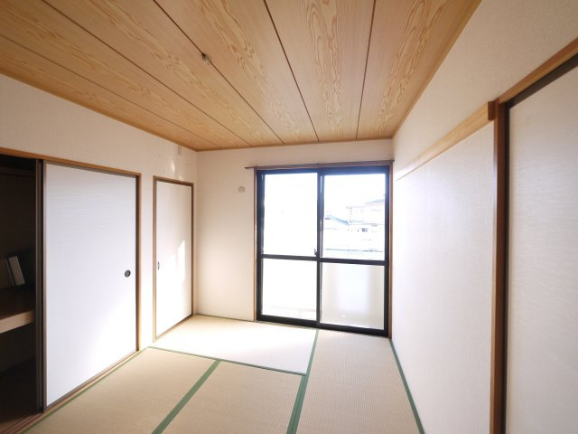 エクレール平城Dの和室